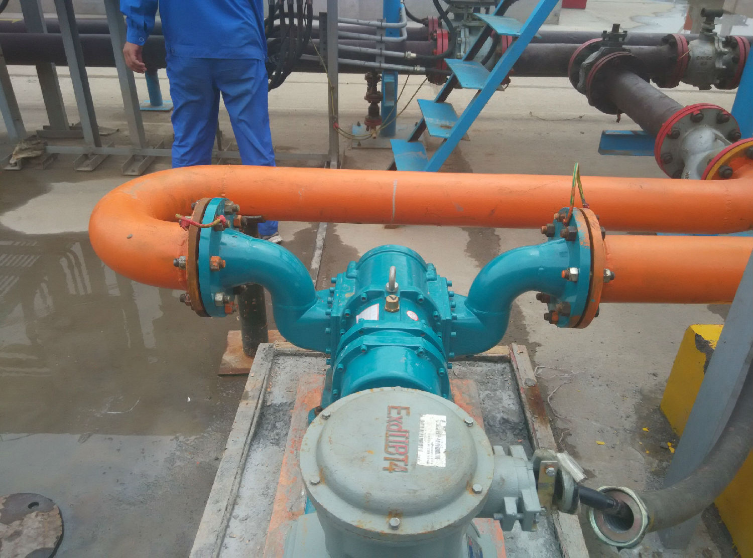 山東東岳氟硅材料有限公司采用羅德凸輪轉(zhuǎn)子泵用于甲醇卸車(chē)泵 山東東岳氟硅材料有限公司采用羅德凸輪轉(zhuǎn)子泵用于甲醇卸車(chē)泵