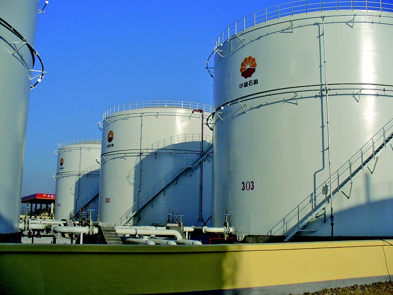 國際油價的低迷使中國的原油儲備大幅增加，如何進行原油粗放型處理是亟需解決的問題。