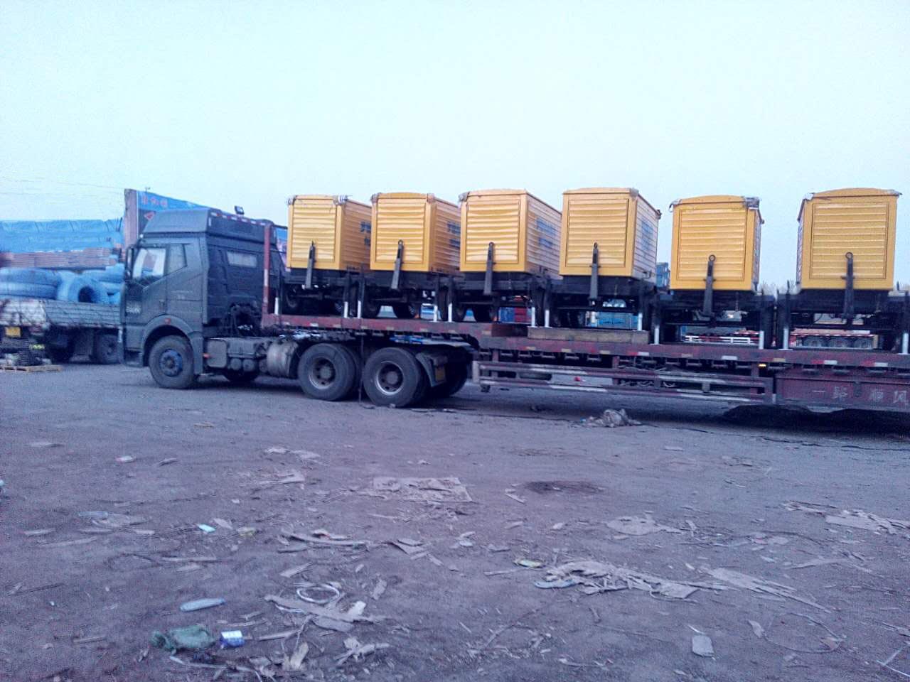 準備發(fā)往黑龍江某農場的移動泵車 準備發(fā)往黑龍江某農場的移動泵車